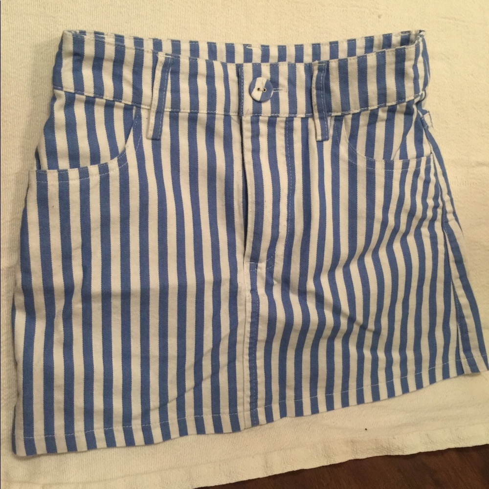 Forever 21 Striped Light Blue & White Mini Skirt ~ Size 5/6 with Pockets